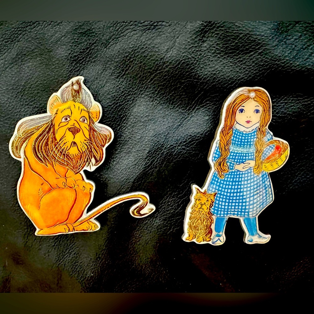 🌷Wizard of Oz Dorothy and Cowardly Lion Pins / Brooches